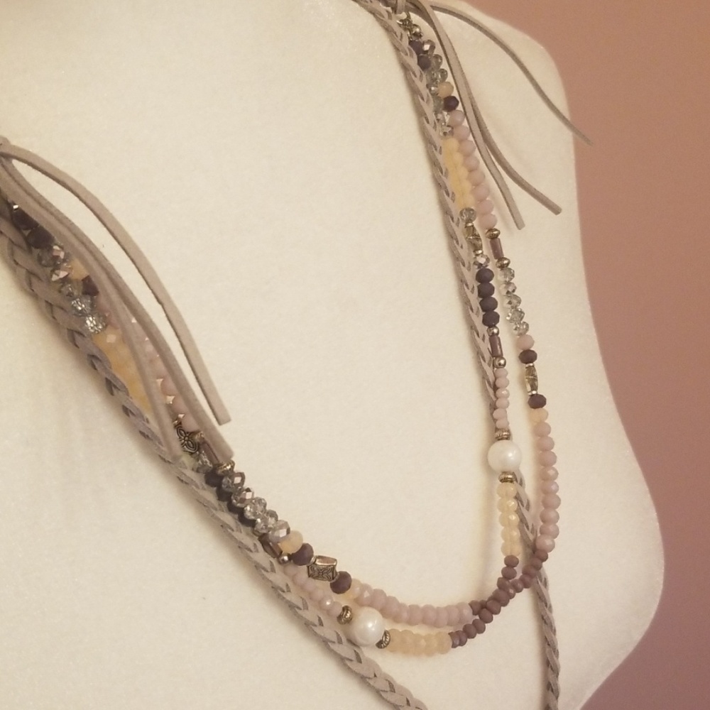 Lavender beaded lasso necklace - Picture 2 of 8
